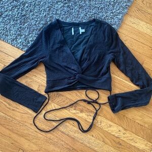 NWOT Princess Polly Black Ribbed Long Sleeve Wrap Around and Tie Crop Top Size 6
